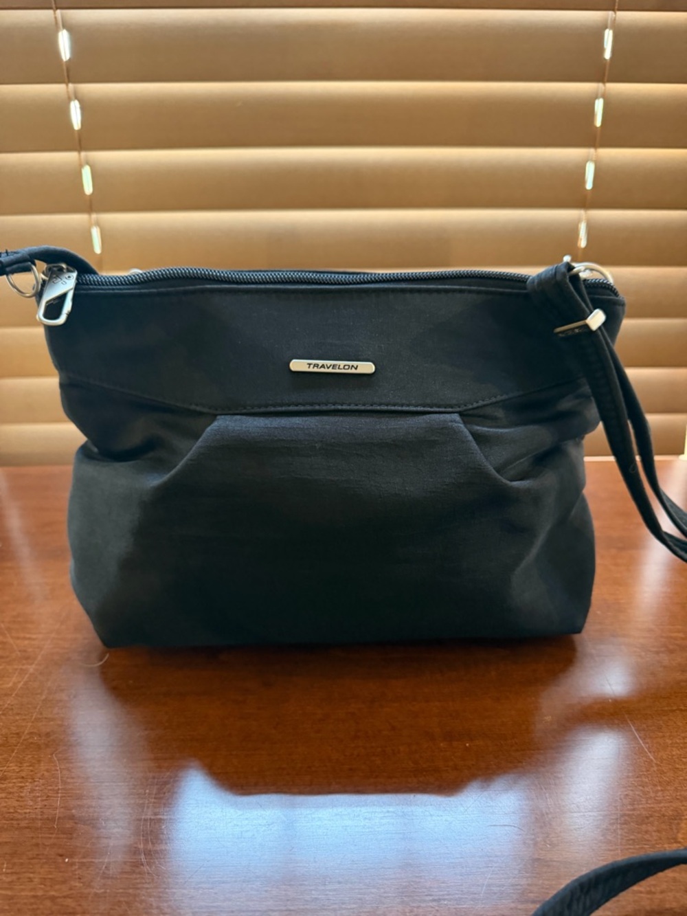 Travelon Anti-Theft Black Crossbody Bag RFID Travel Purse